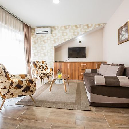 Apartmani Mg Nikšić Esterno foto