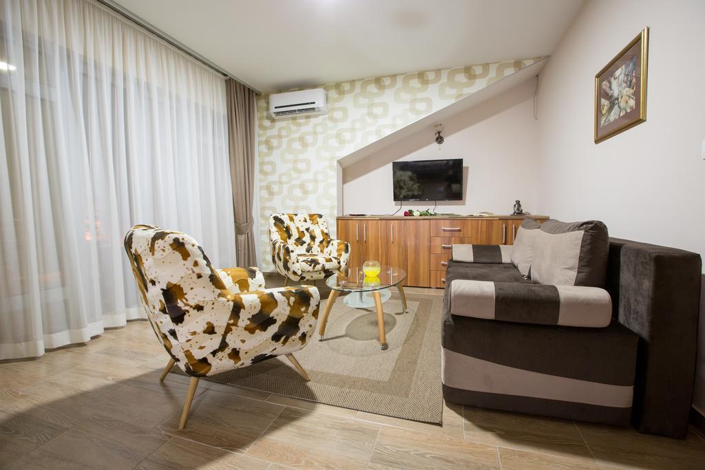 Apartmani Mg Nikšić Esterno foto