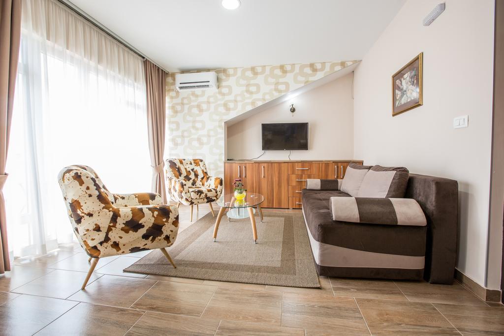 Apartmani Mg Nikšić Esterno foto