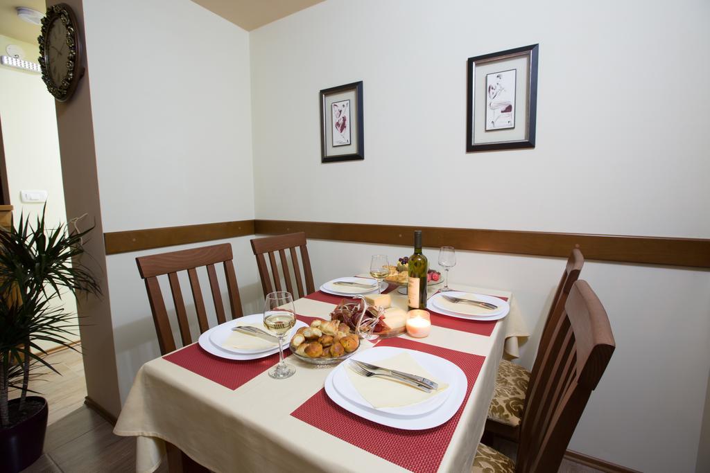 Apartmani Mg Nikšić Esterno foto