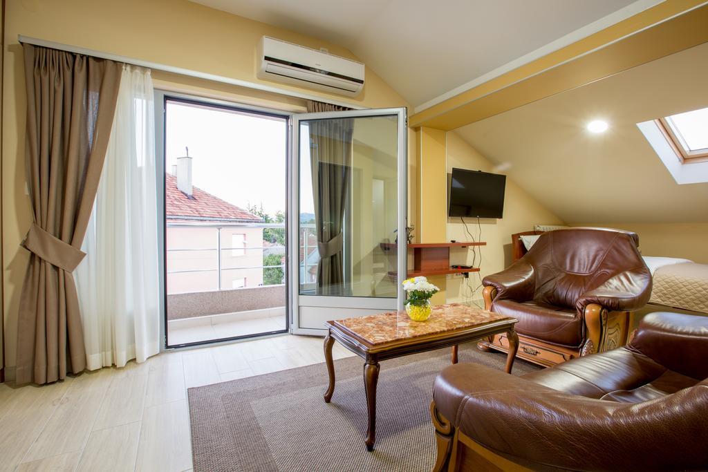 Apartmani Mg Nikšić Esterno foto