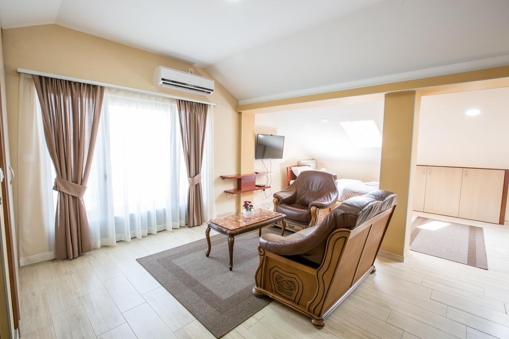 Apartmani Mg Nikšić Esterno foto